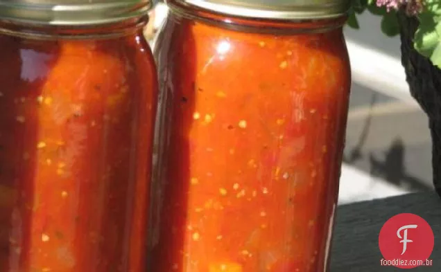 Tomates cozidos em estilo Italiano-bom para conservas