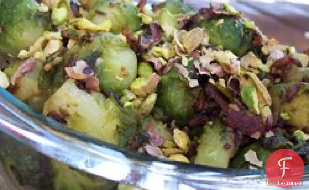 Couve de Bruxelas caramelizada com pistache