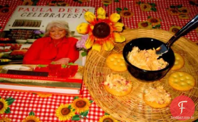 Paula Deen's pimenta Cheese