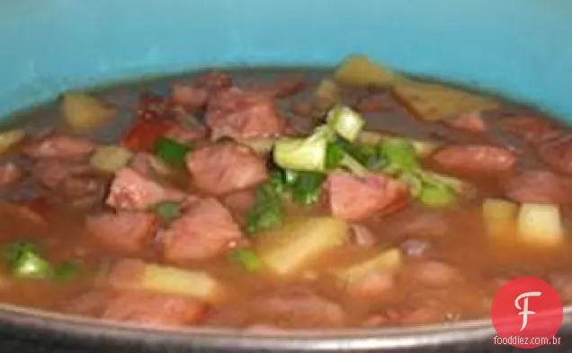 Feijão preto, salsicha e sopa de Batata Doce