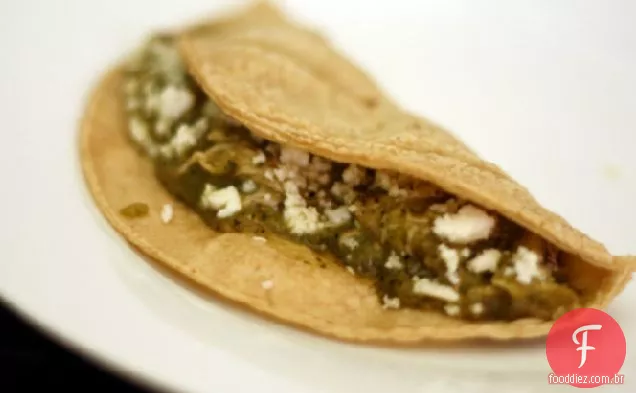 Jantar esta noite: frango desfiado e Tacos Tomatillo com Queso Fresco