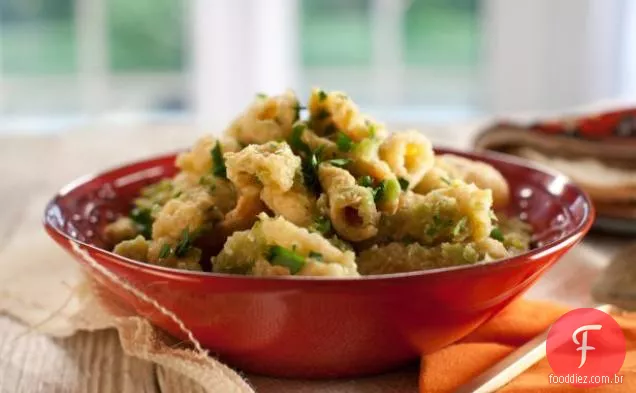 Torresmos de porco com Salsa verde (Chicharrones En Salsa Verde)