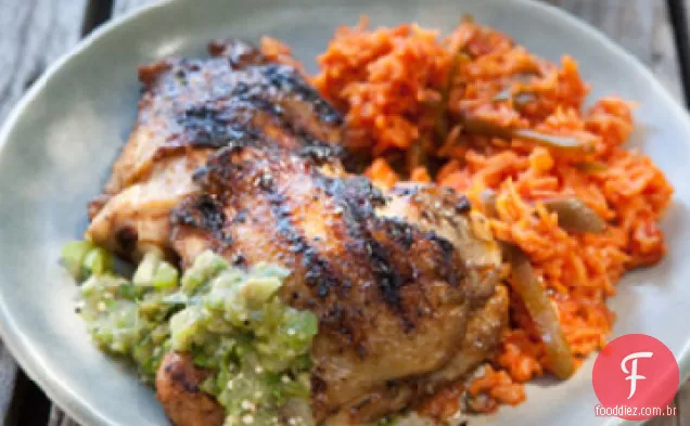 Coxas de frango cominho com molho Tomatillo grelhado