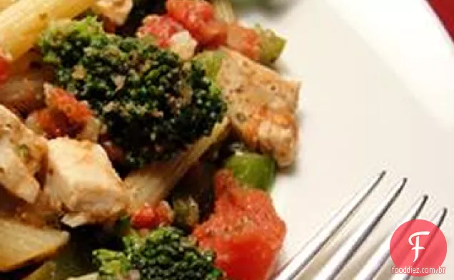 Massas, brócolis e frango