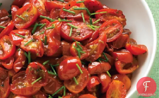 Tomates de Uva assados no forno com cebolinha