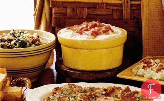 Purê de batatas com molho de tomate