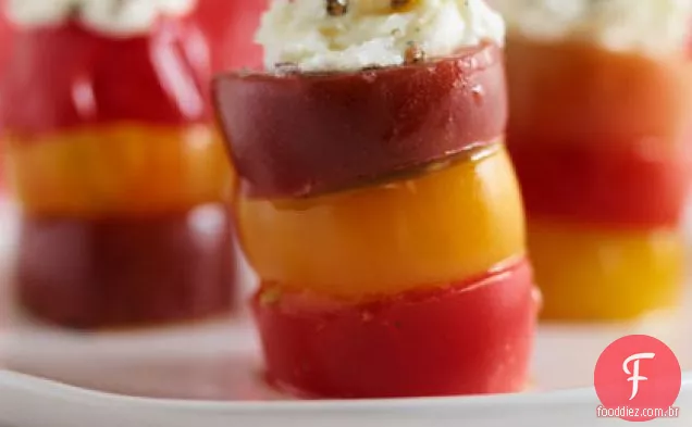 Torres de tomate cereja com queijo de cabra Aioli