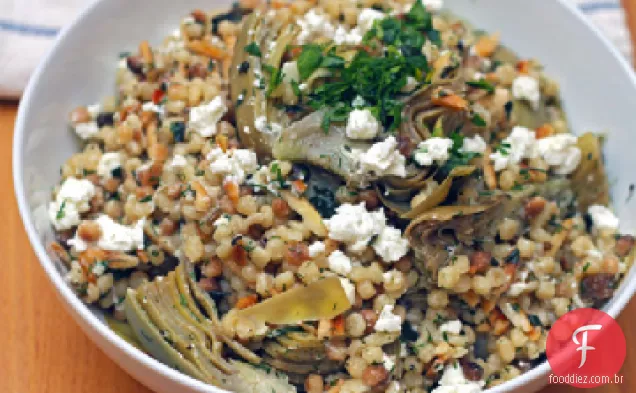 Fregola com alcachofras, Feta, amêndoas e ervas