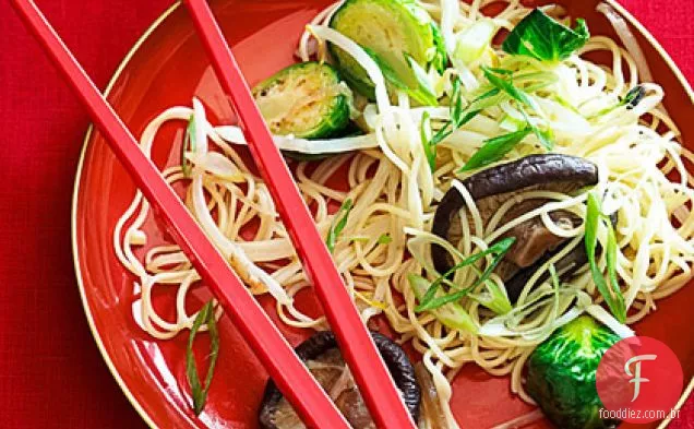 Couve de Bruxelas e Shiitake Lo Mein