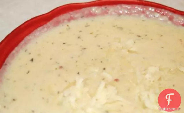 Sopa cremosa de Asiago e alcachofra