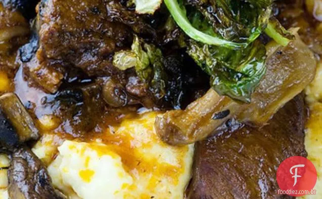 Costelas Curtas Assadas Com Mascarpone Polenta