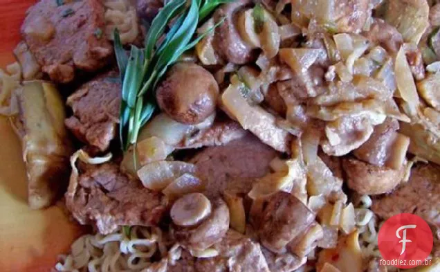 Carne de porco com alcachofras e cogumelos