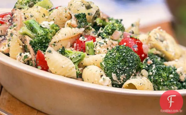 Brócolis, tomate cereja e Salada De Macarrão