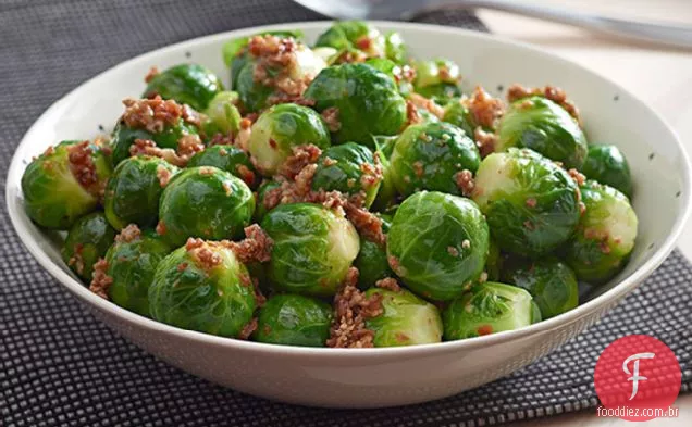 Couve de Bruxelas com Bacon e molho de tomate seco ao sol