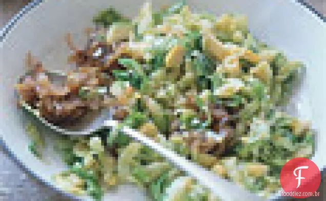 Bruxelas Sprout Hash com chalotas caramelizadas
