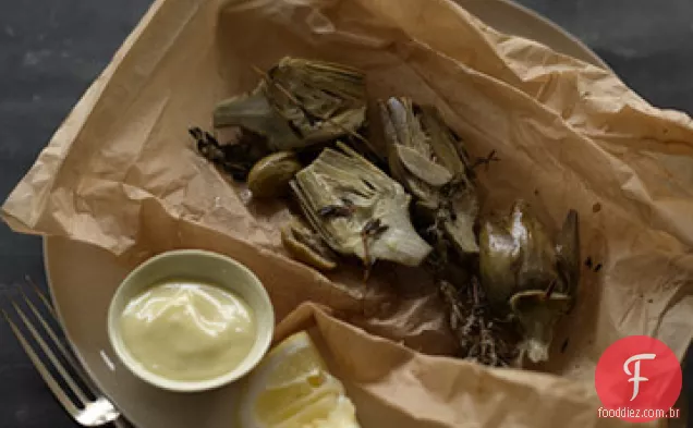 Alcachofras com azeitonas em Papillote