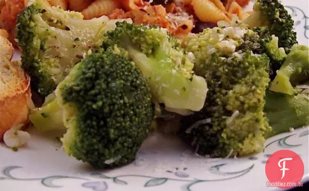 Pesto Penne Com Frango Assado
