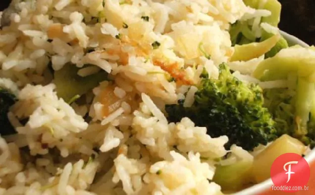 Arroz de queijo e brócolis