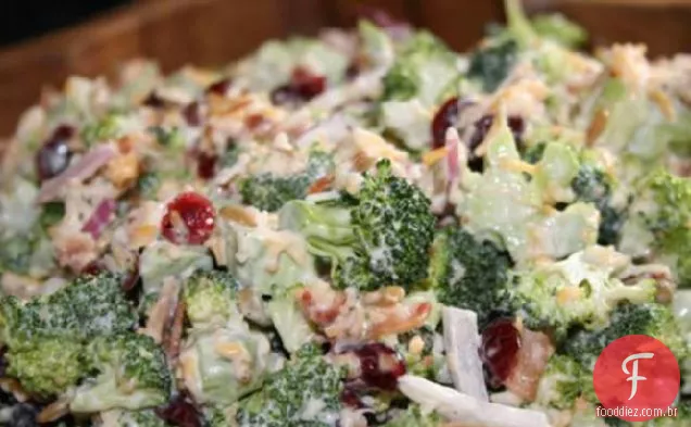 Salada de brócolis e Cranberry