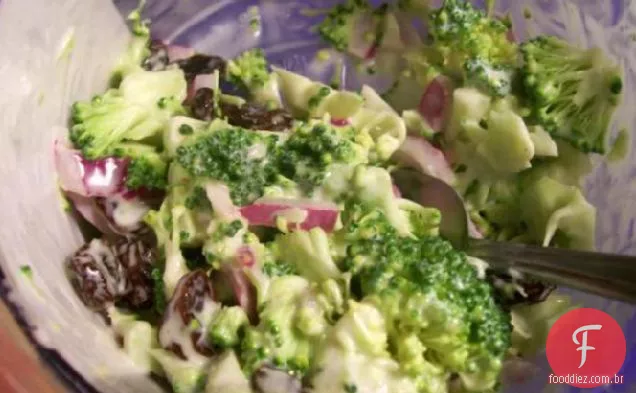 Salada De Brócolis Fresca (Que Significa Crua)