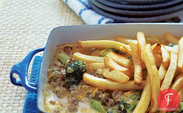 Caçarola de Cheeseburger e batatas fritas