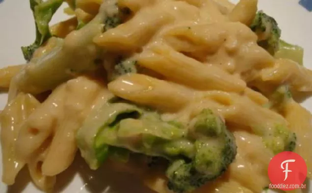 Penne em molho cremoso de queijo com alho (Ww)