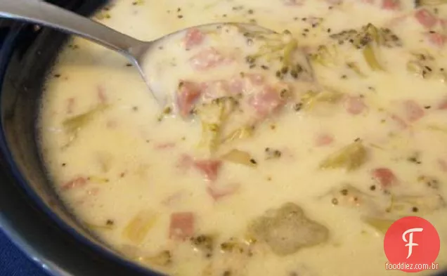 Sopa de presunto e brócolis