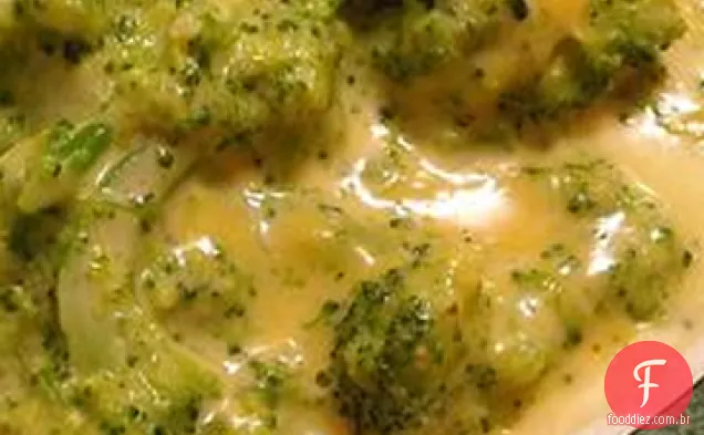 Brócolis e queijo rápidos e simples
