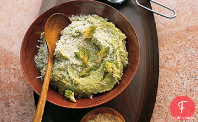 Brócolis Romanesco e purê de parmesão