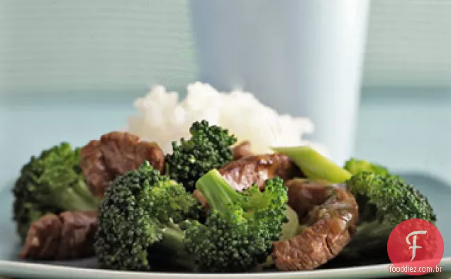 Carne de gergelim e brócolis