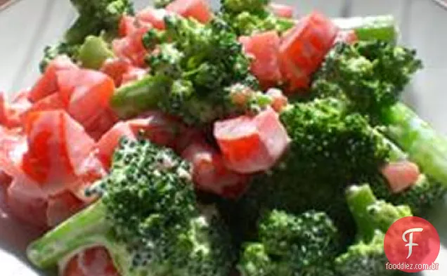 Salada De Brócolis Com Queijo Azul