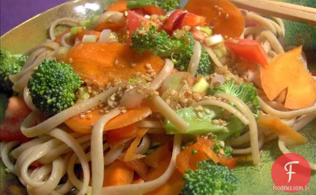 Brócolis frito ou abobrinha ou outros vegetais