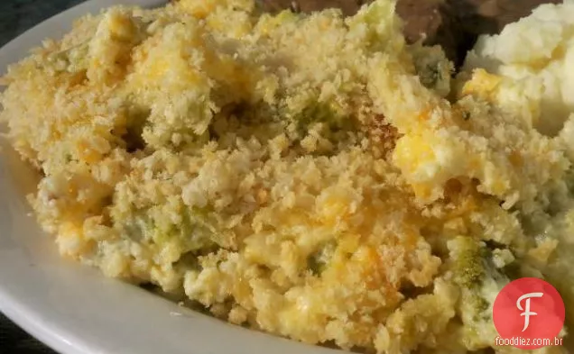 Caçarola De Ovo De Brócolis De Salsicha