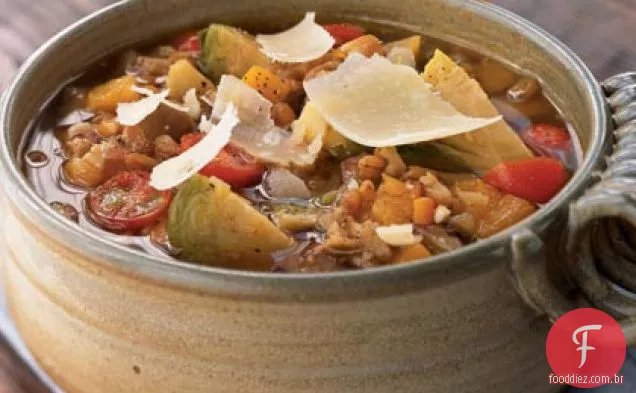 Farro Minestrone com couve de Bruxelas, abóbora e castanhas