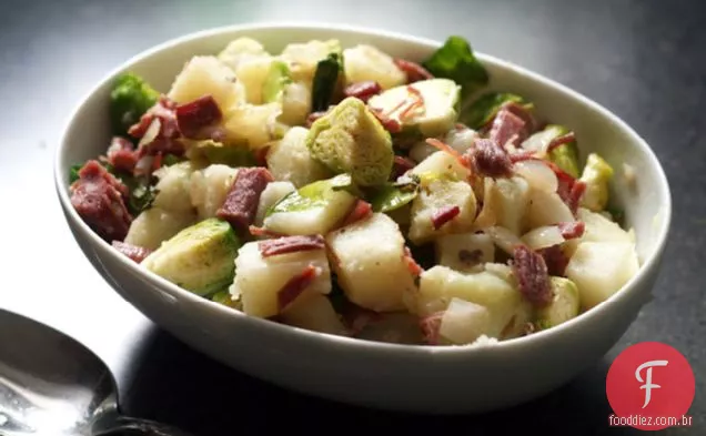Hash Corned Da Carne E Do Repolho Do Bebê