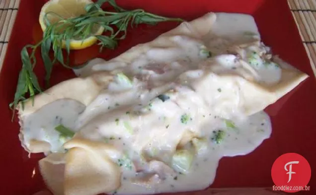 Crepes De Frango Com Molho Cremoso De Estragão
