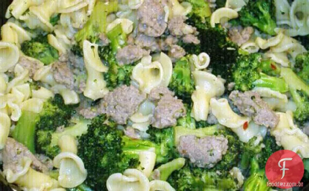 Cavatelli com brócolis e Salsicha