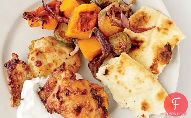 Curried - frango e vegetais Pan assado