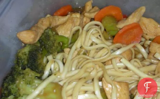 Frango Teriyaki Com Macarrão