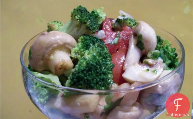 A bela salada marinada da Nina