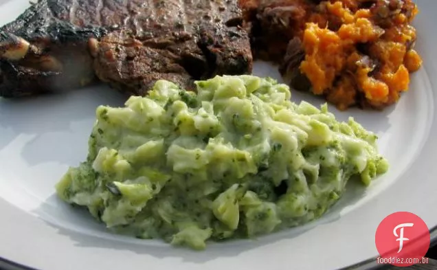 Frango fácil e brócolis