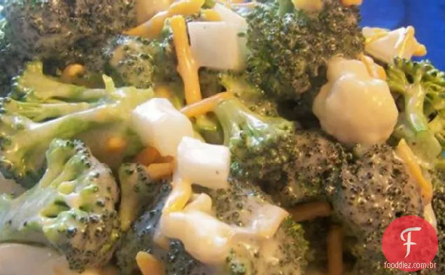 Salada De Brócolis Cheddar