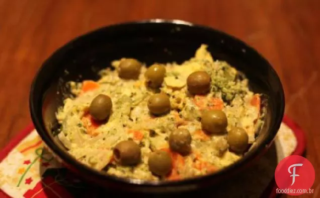 Batata Vegetal cozinhada e salada do ovo