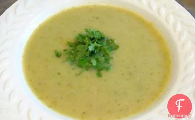 Sopa Saudável De Brócolis Com Baixo Teor De Gordura