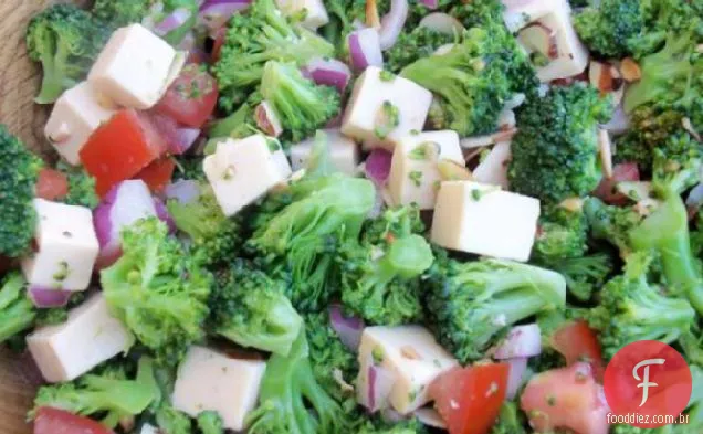 Salada De Brócolis Com Gouda