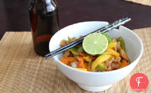 Fritura chinesa da carne e da manga