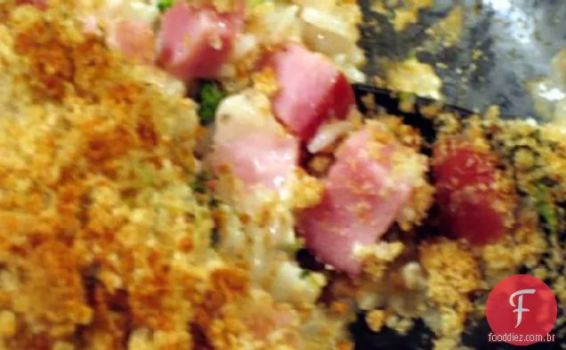 Caçarola de presunto, brócolis e arroz