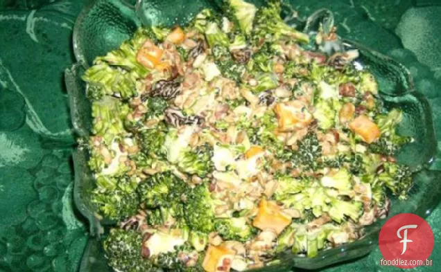 Salada de brócolis de Judy
