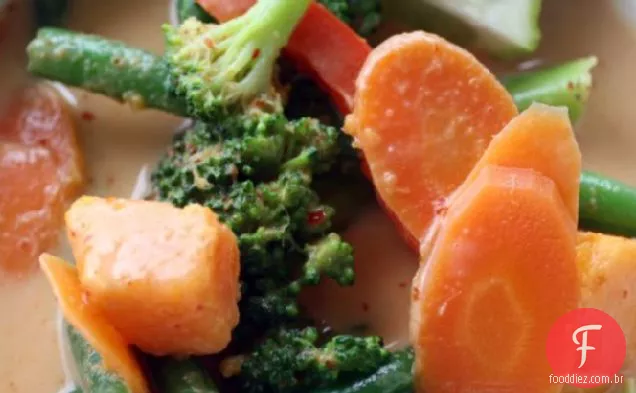 O Ingrediente Secreto (Coco): Curry De Coco Vermelho Vegetariano