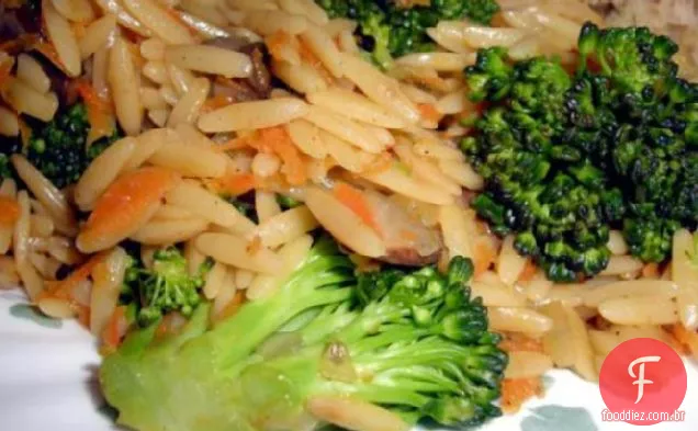 Pilaf Orzo-Brócolis